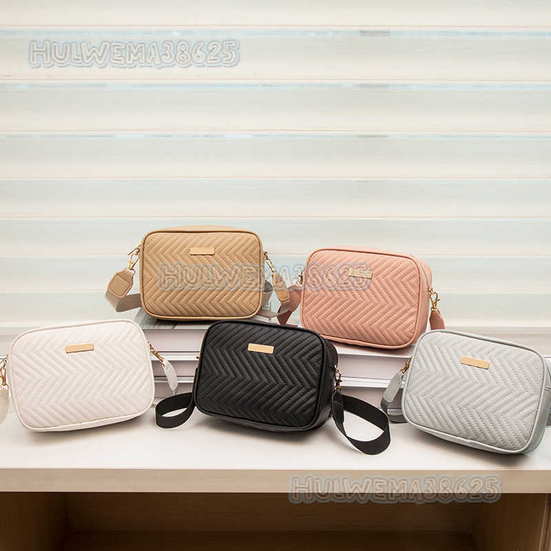 Small Bag 2025 Embroidered Thread Bag Fashionable Camera Bag Wide Shoulder Strap Simple Single Shoulder Crossbody Bag Womens Bag H250804