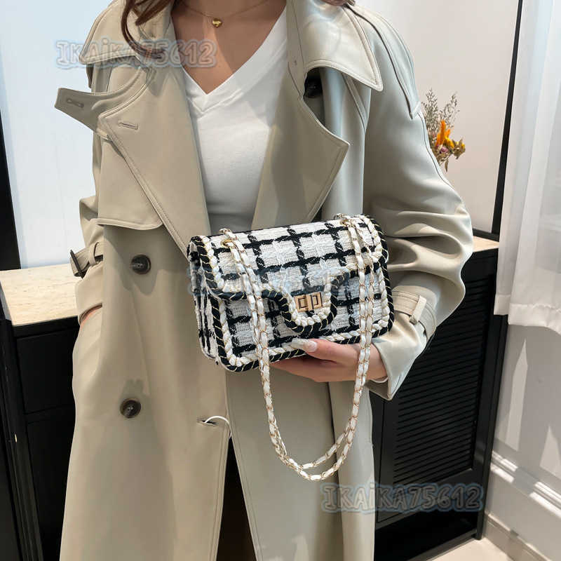 Trendy Personality Small Square Bag 2025 New Fashion Niche Design Womens Bag Trendy Simple Crossbody Shoulder Bag H250804