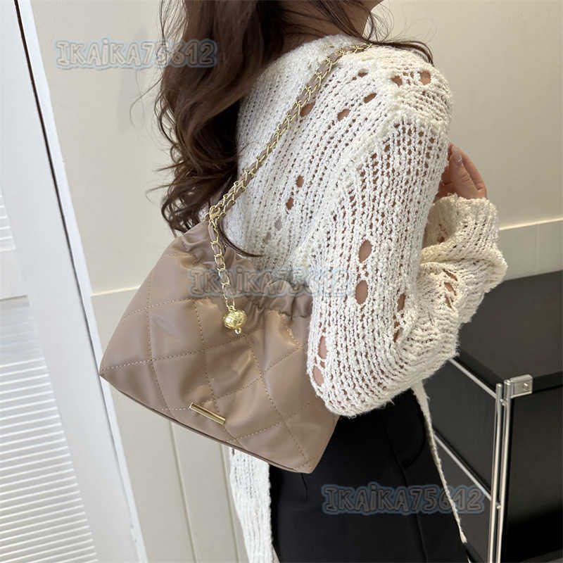Trendy Bags 2025 Summer New Fashion Casual Commuter Shoulder Bag Simple Fashion Casual Tote Bag H250804