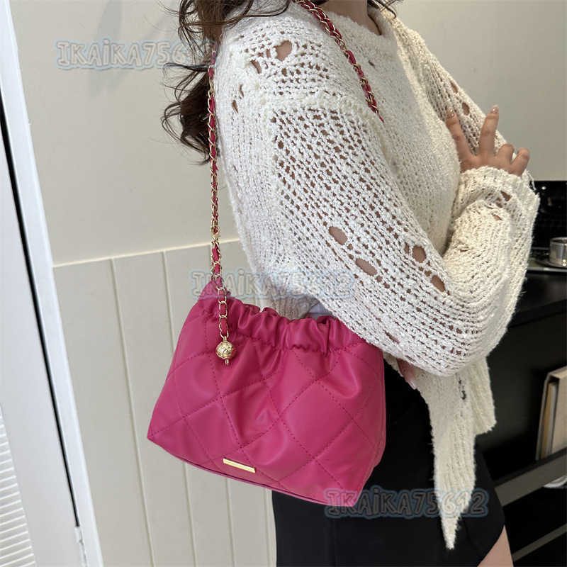 Trendy Bags 2025 Summer New Fashion Casual Commuter Shoulder Bag Simple Fashion Casual Tote Bag H250804
