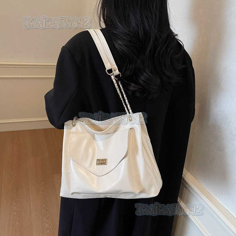 Casual Chain Single Shoulder Crossbody Bag Simple Large Capacity Bag for Women 2025 Winter New Style Commuting Tote Bag H250804