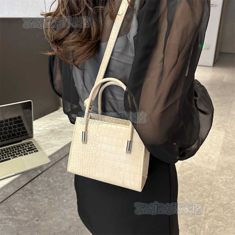 Simple Fashion Bag for Women 2025 Summer New Fashion Trend Single Shoulder Bag Casual Crossbody Bag Fashion Small Square Bag H250804