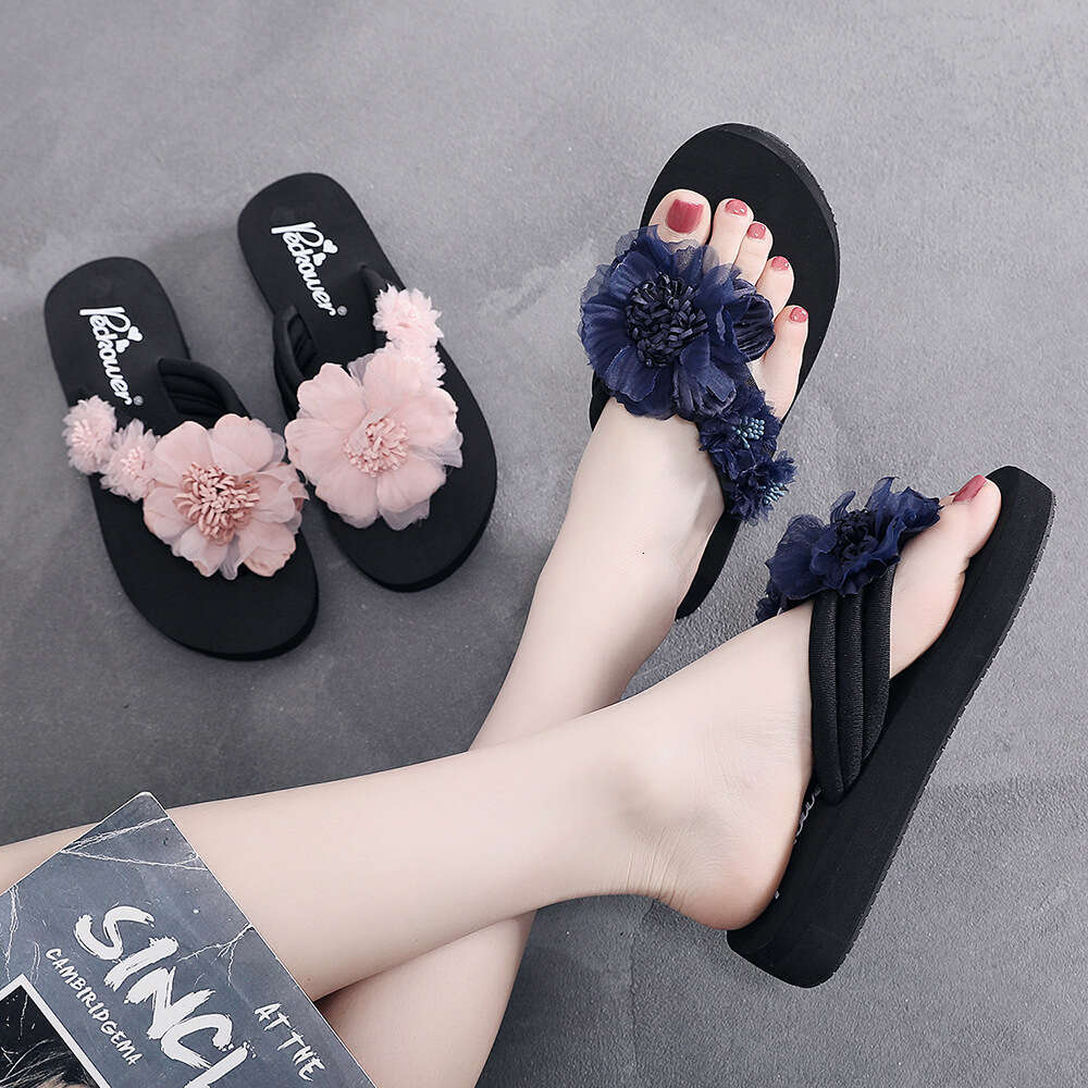 New Women's Summer Fashionable Versatile Flip-Flops Thick Sole Beach Shoes Sweet Holiday Sandals for Women