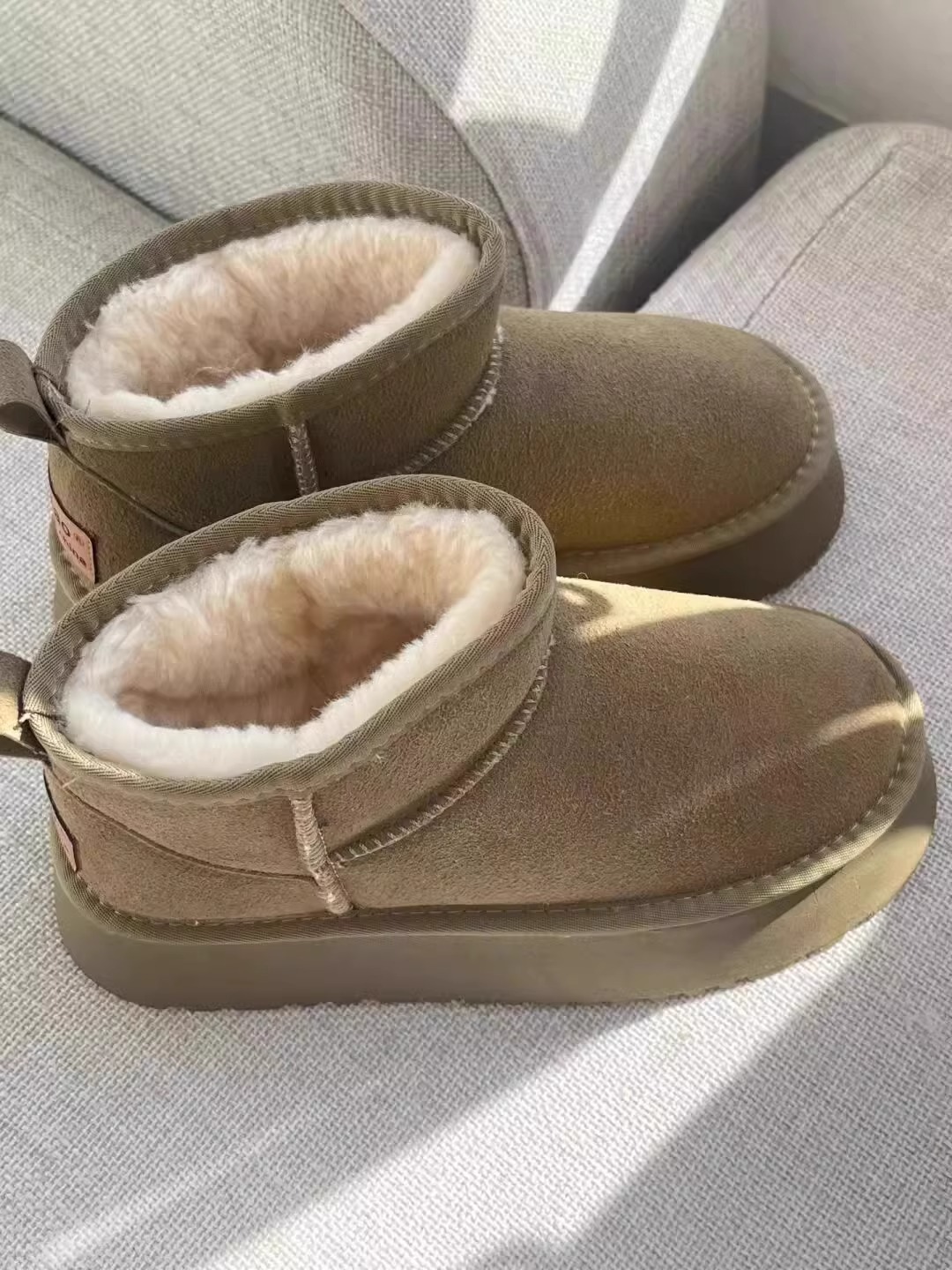 Women's Thick - soled Snow Boots 2025 Winter Style One - piece Fur - lined Short - tube Snow Cotton Shoes for Women Plush - added and Thickened B