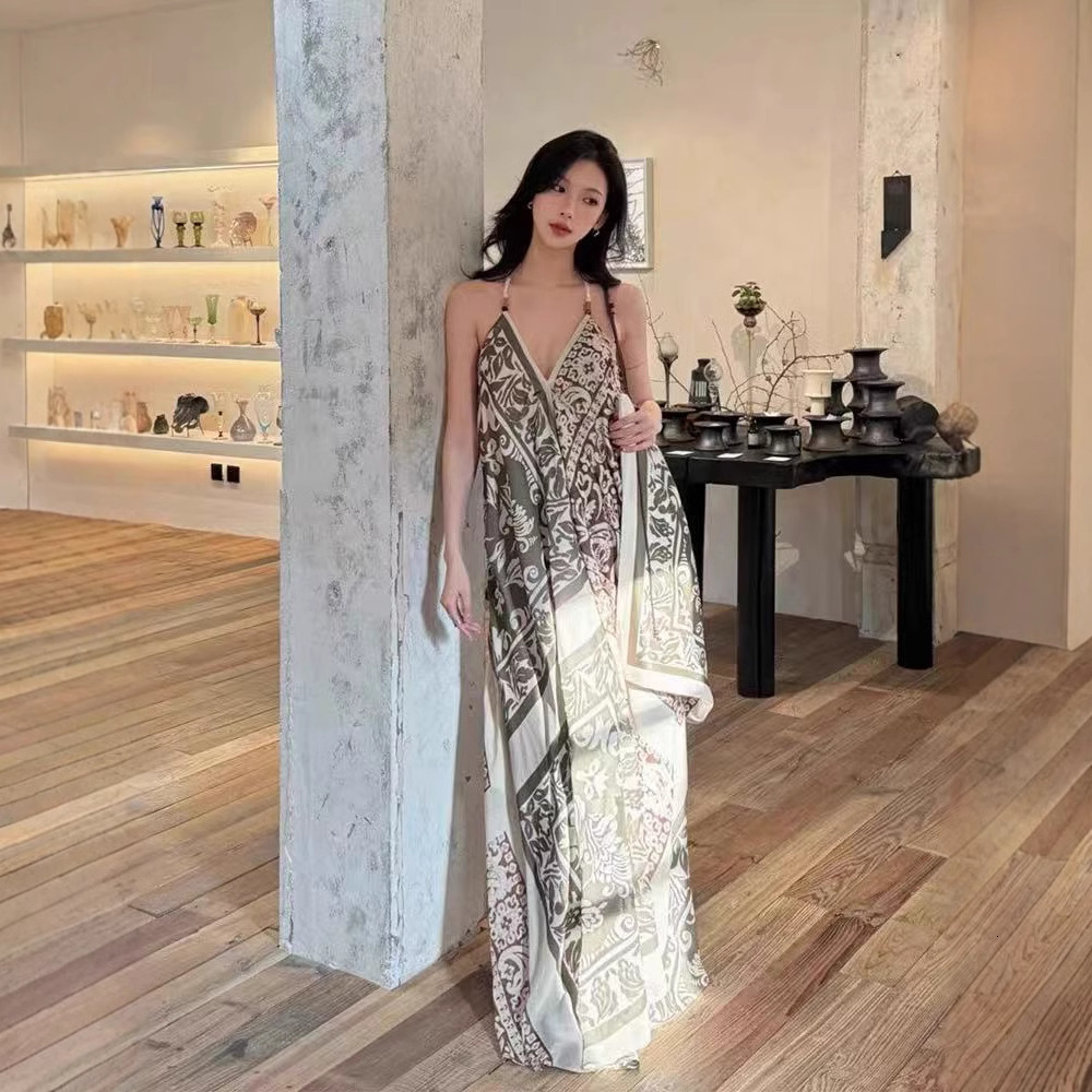 2025 High quality Bohemian style printed color block bead V-neck fashion long dress for women's S loose lace up dress, new designer dress