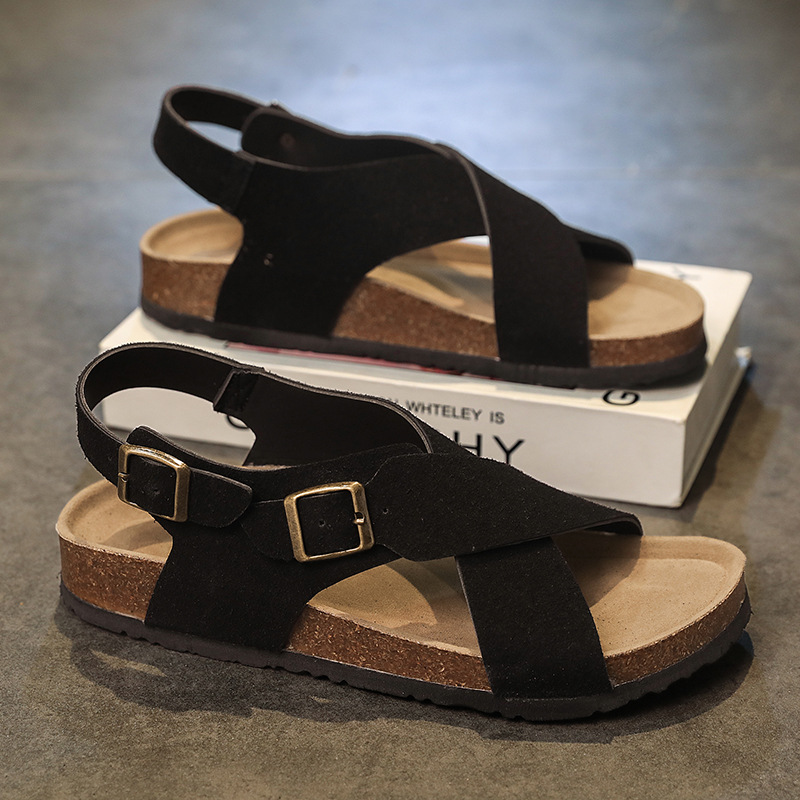 Designer Slippers and sandals Men's new fashionable outerwear anti-slip and wear-resistant sports soft-soled beach slippers for driving free ship