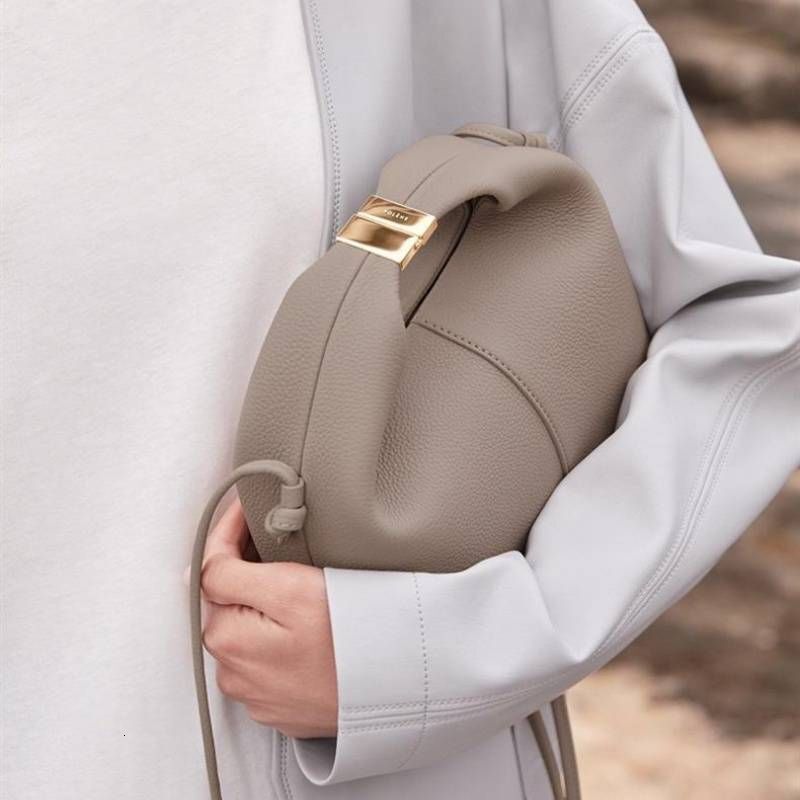 2024 New Trend Of Niche Leisure And Hundred Lunch High Quality Large Capacity Ladies Commuting Fashion Shoulder Crossbody Armpit Bag