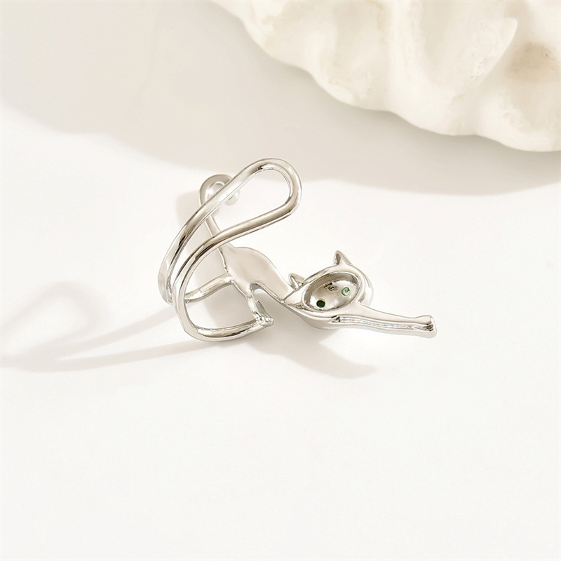 Euro American Kitten Alloy Clip On Earrings for Women High End Fashion Cat Themed No Piercing Ear Climbers Creative Animal Jewelry