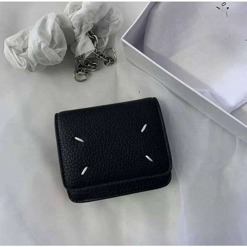 trendy short mini chain for men and women, shoulder bag, crossbody bag