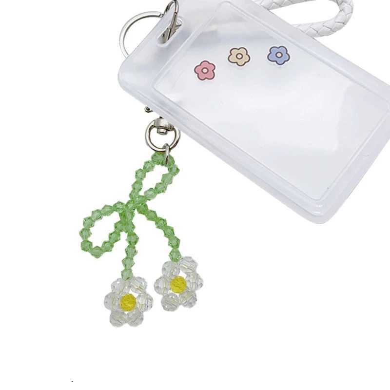 Flower Keychain Elegant Beads Holder Portable Keyrings Bag Pendant Suitable for Various Occasions G250802