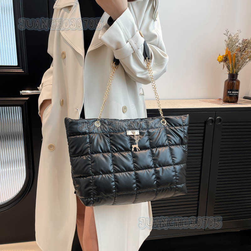 2025 Autumn New Fashionable Simple Elegant Niche Design Tote Bag Single Shoulder Large Capacity Womens Bag H250804