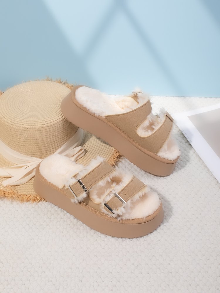 new Women's one-piece fur flat fluffy shoes with color-blocking design Slip - on Lazy Shoes for Slippers