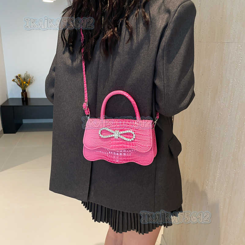 Butterfly Knot Womens Bag 2025 New Fashionable Stylish Handbag Casual Simple Personality Single Shoulder Crossbody Small Square Bag H250804