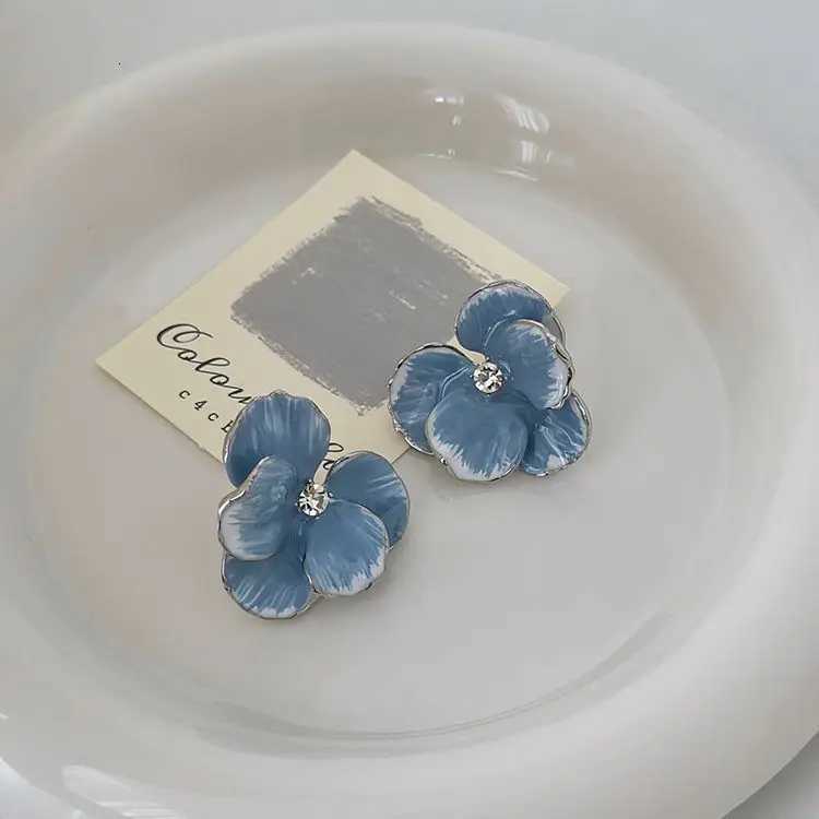 Summer And Autumn Light Luxury Elegant Blue Flower Stud Earrings For Women Fashion Sweet Metal Jewelry Accessories Y250804