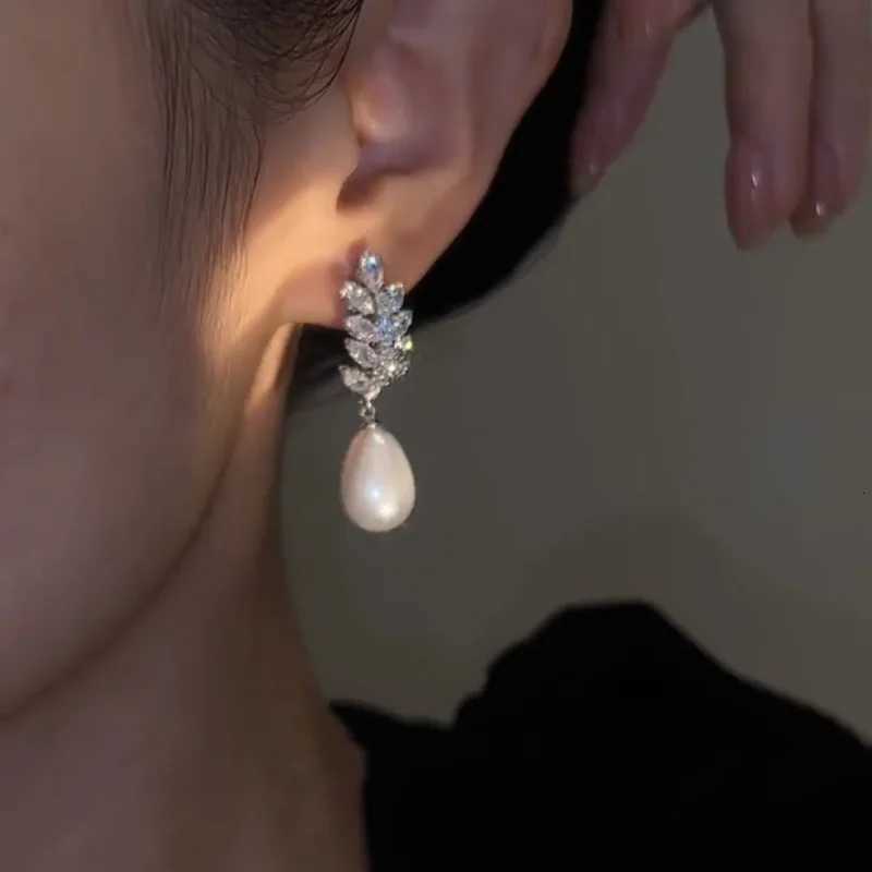 Leaf Pearl Earrings Exquisite Super Shiny Wheat Ear Water Drop Pearl Earrings Y250804