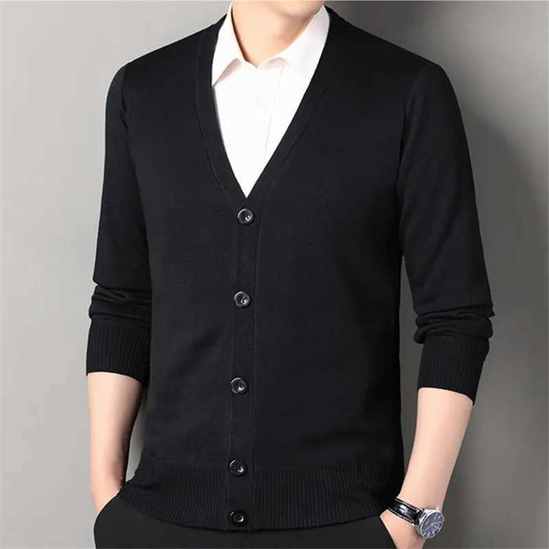 Autumn Winter Mens Casual Knit Cardigan Solid Color Slim Fit Fashion V-Neck Knitted Sweatercoat Men Fleece Warm Sweater Jackets XJ250805