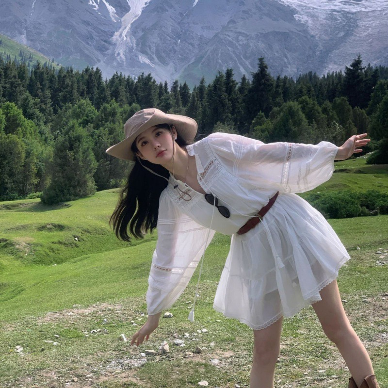 2025 Summer New Women S Dress French Style Fairy White Long Sleeve Lace For Early fashion Autumn Sweet Gentle Puff Loose Doll Designer