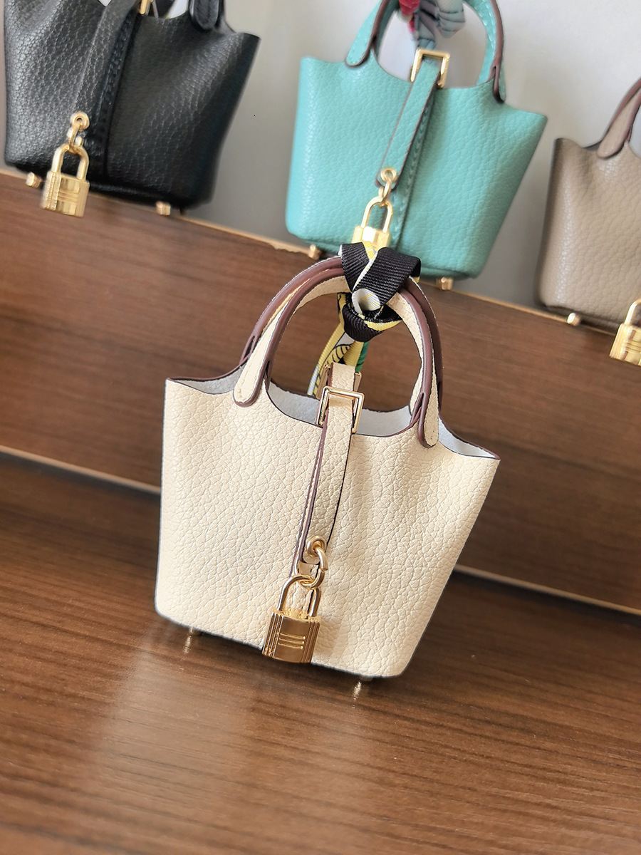 Mini Basket Bag Pendant Microfiber Leather Car Keychain Women Creative Mini Bucket Bag Pendant 250805