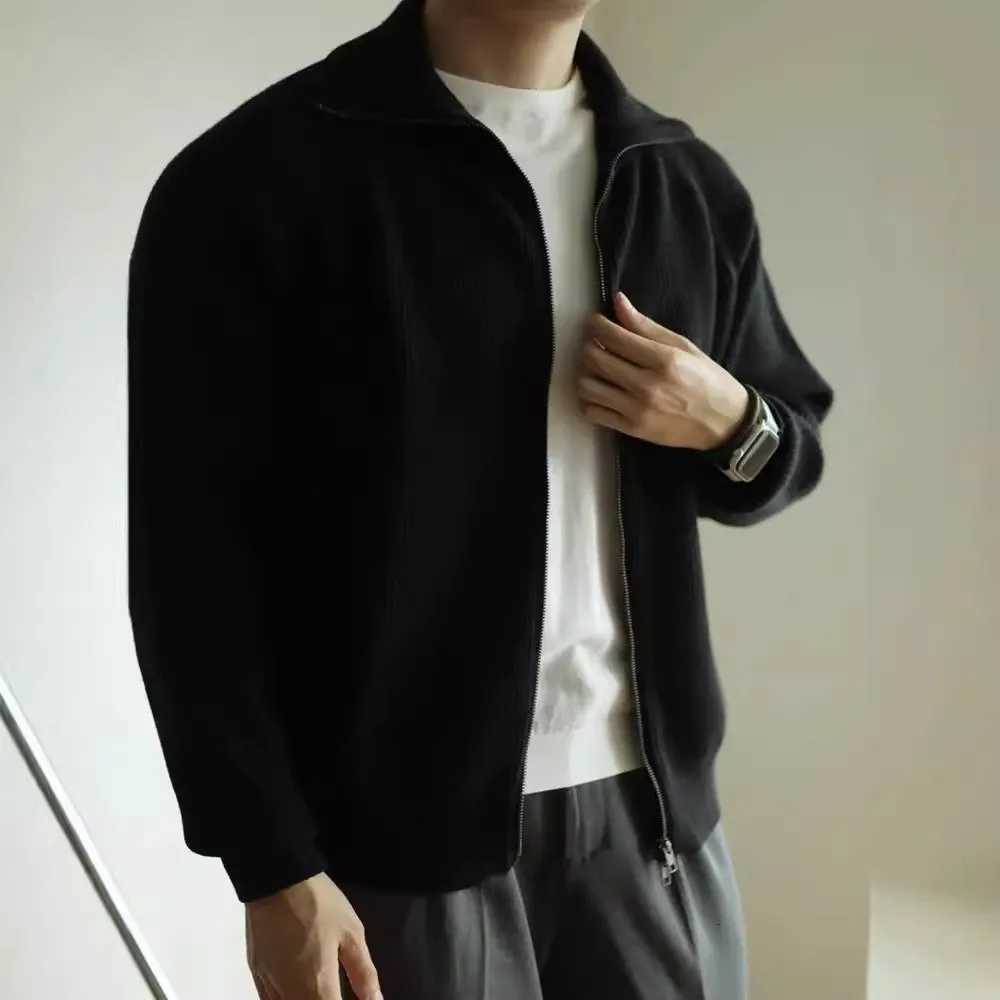 Autumn Clothing Mens Luxury Knitted Stand Collar Cardigan Casual Streetwear Solid Color Long Sleeve Knitwear Retro Jacket M-2XL XJ250805