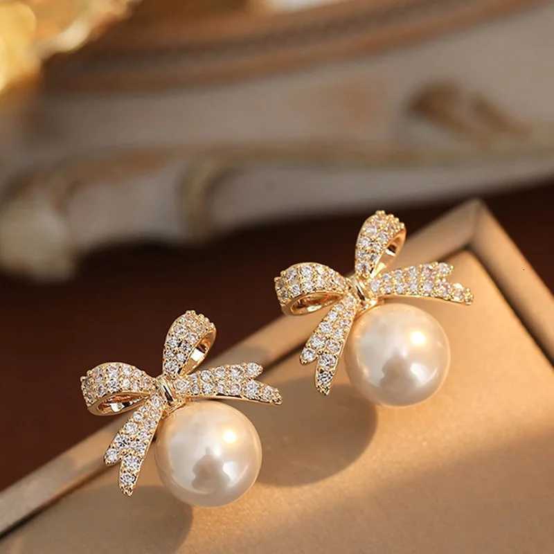 Sparkling Rhinestone Bow Pearl Stud Earrings Light Luxury Fashion Jewelry Womens Gifts for Weddings and Birthdays Y250804