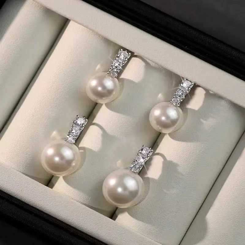 925 Silver Needle Pearl Earrings Light Luxury Cubic Zirconia New High-End Earrings 1 Pair of Elegant Ladies Earrings Y250804