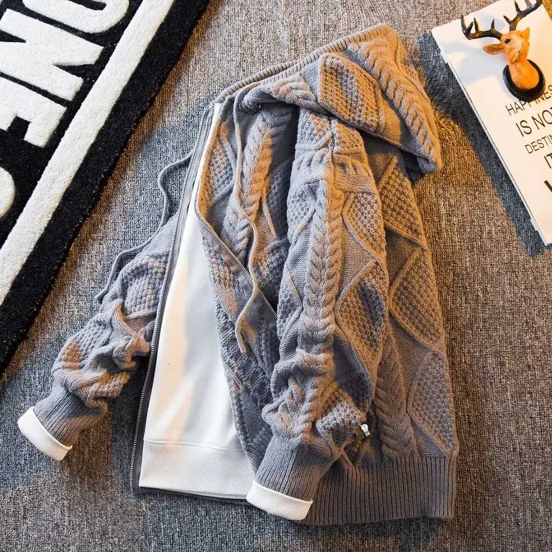New Fashion England Style Hooded Streetwear Zipper Cardigan Autumn Winter Knitted Thick Sweater for Men with Hat Mens Clothing XJ250805