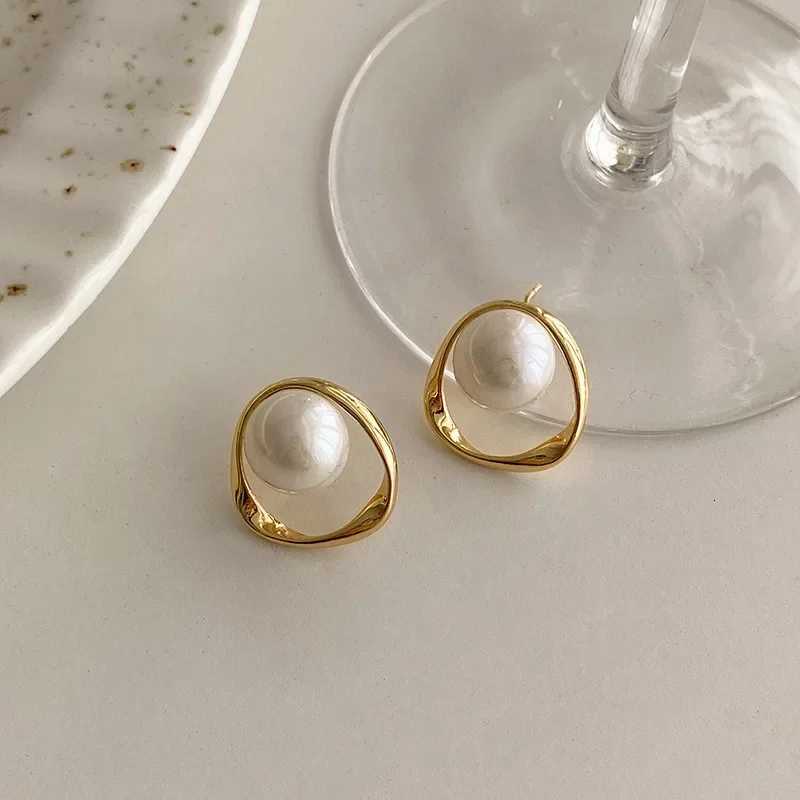 Imitation Pearl Earring for Women Gold Color Round Stud Earrings Korean Delicate Irregular Design Unusual 2023 Fashion Jewelry Y250804