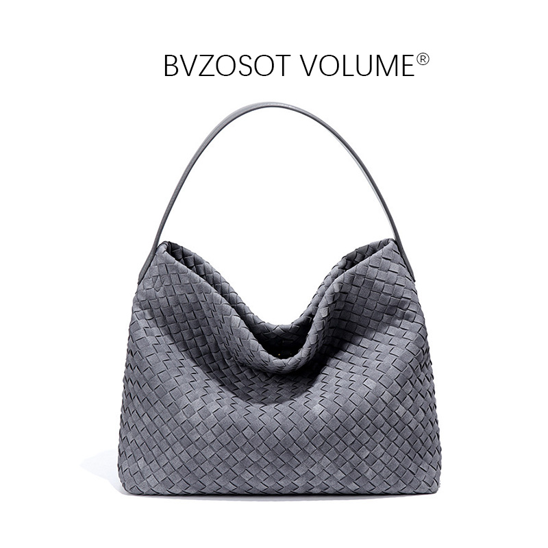 new Hand - knitted large - capacity matte underarm bag fashionable and textured versatile single - shoulder bag commuting bucket - shaped cross - body