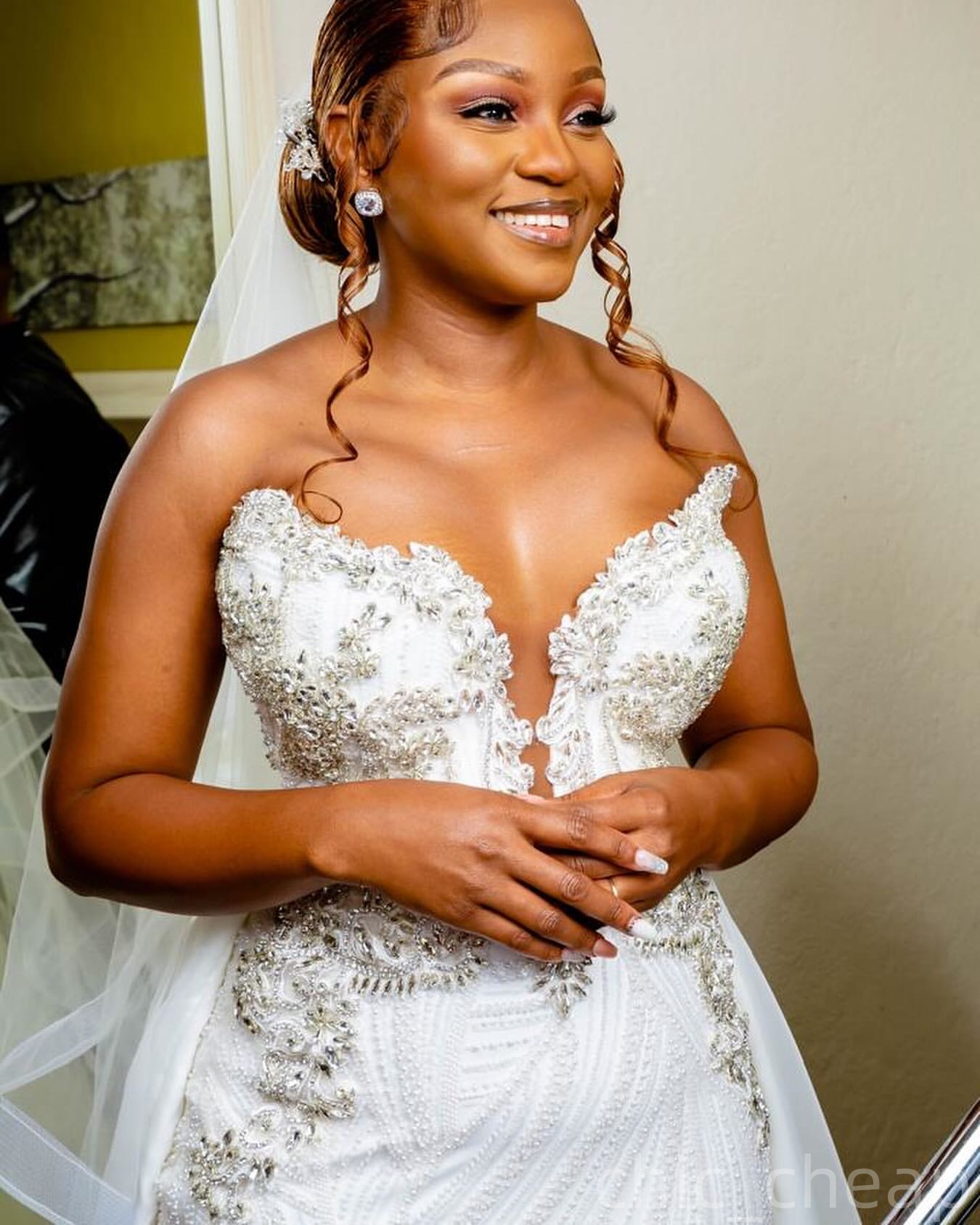 2025 Aso Ebi Plus Size Ivory Mermaid Wedding Dress Beaded Crystals Sequined Lace Detachable Train Sweetheart Bridal Gowns Dresses ZJ06750