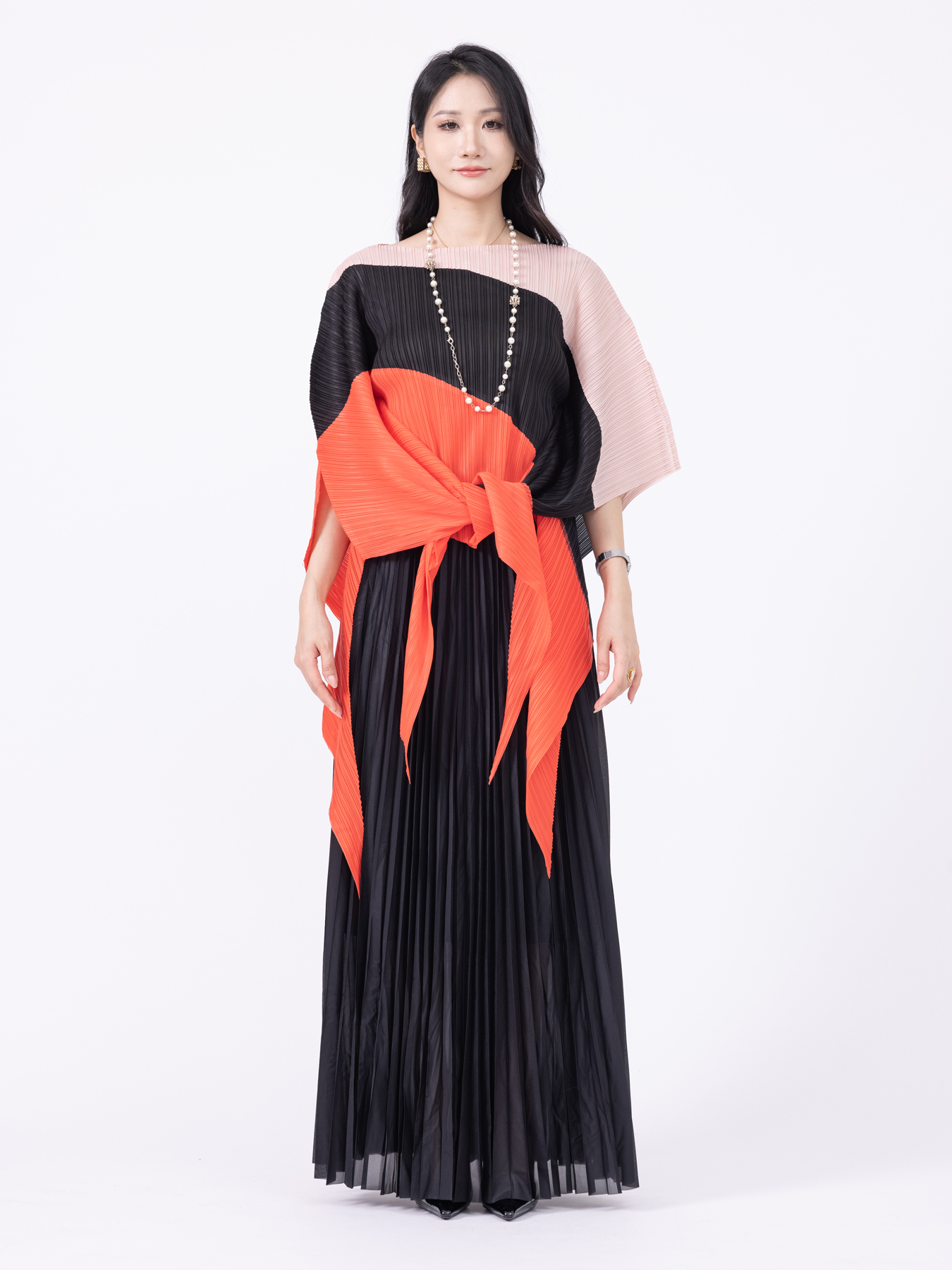 Ethnic Clothing Fashionable Dual Pack of Pleated & Multi-Colored Overall Outfits Two pairs of pleated and color-blocked overalls ZR005