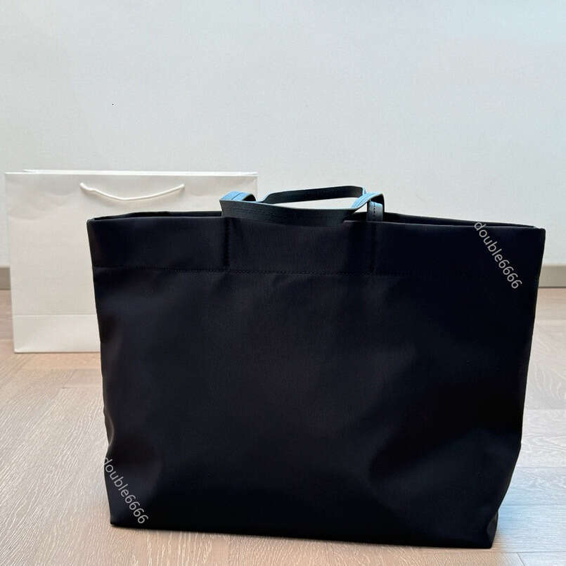 Designer Tote Nylon Bag Versatile Women's Fashion Shoulder Bag Lightweight Underarm Bag waterproof handbag Classic shopping bag luggage travel bag Laptop bags