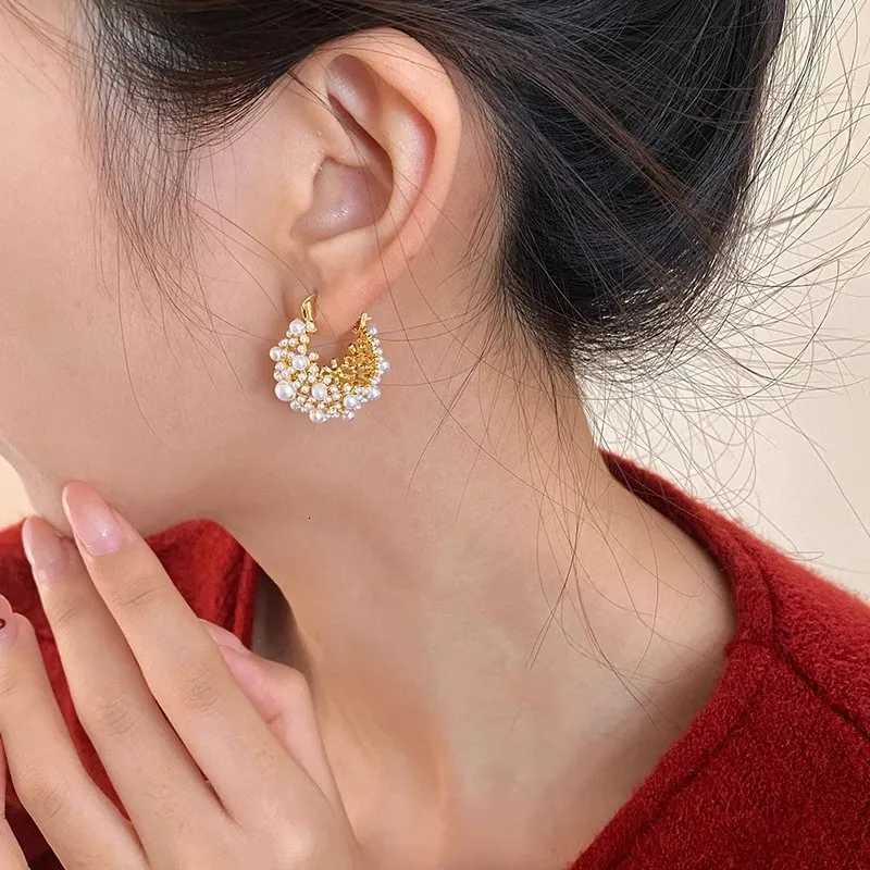 30 Irregular Metal Pearl Earrings European American Style Personalized Fashion Stud Earrings Ladies Girls Travel Accessories Y250804