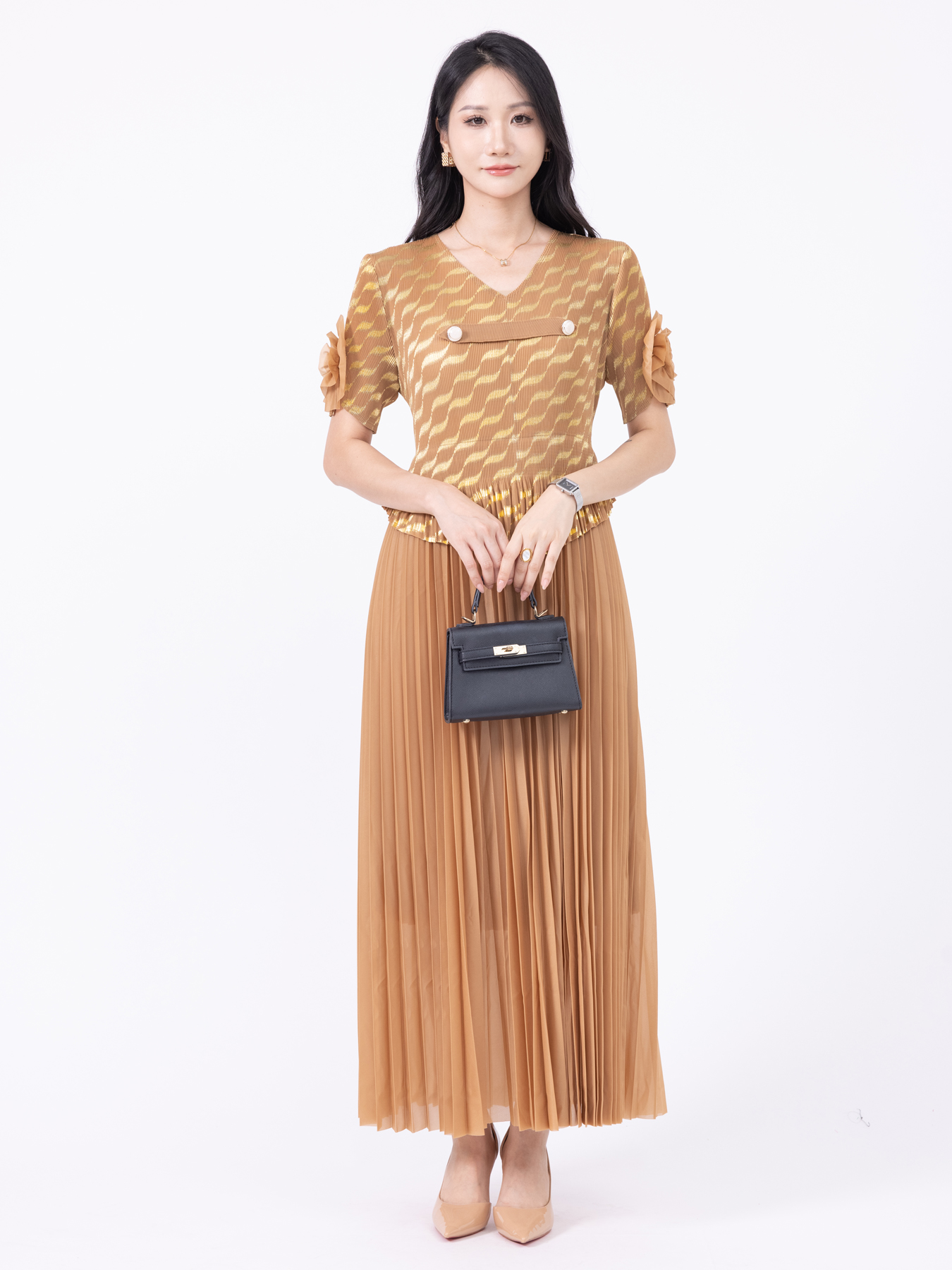 Dresses Elegant Two-Pleat Fake Dress with Gold Embossing Two pleated and gold-embossed fake dresses H250303