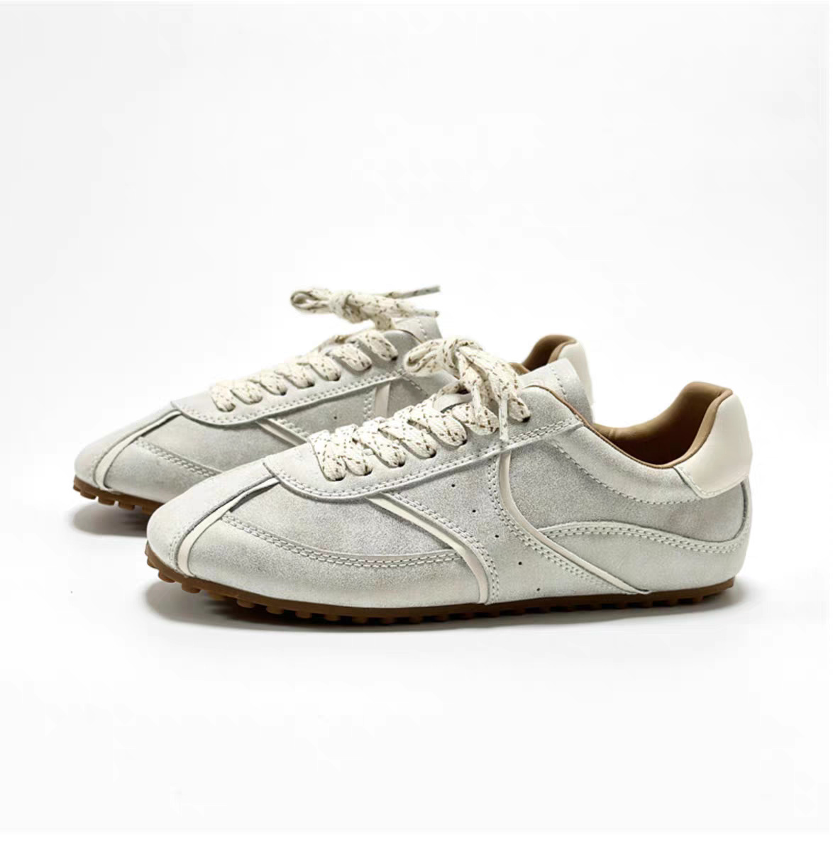 2025 hot new free shipping designer shoes for womens casual shoes beige outdoor sneakers sport shoes Soft soled fashionable casual board shoes