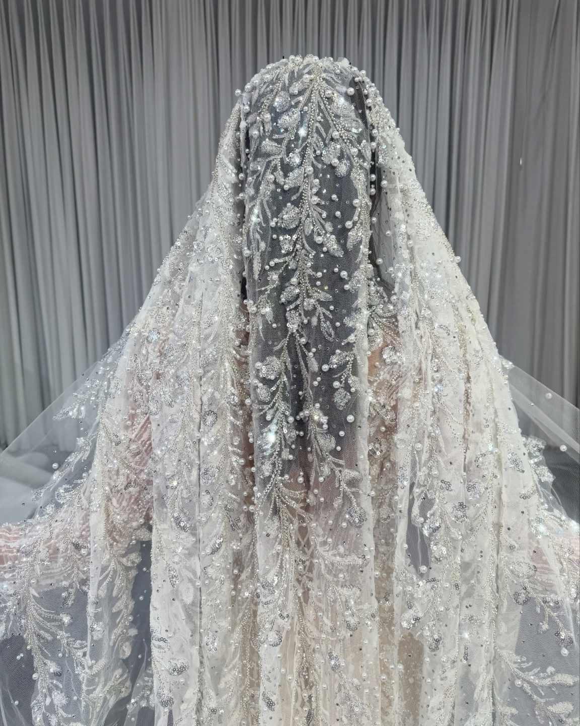 Customized Illusion Bridal Veils Sequins Beading Appliques Lace One Layer 3M Long Cathedral Veil Wedding Accessories