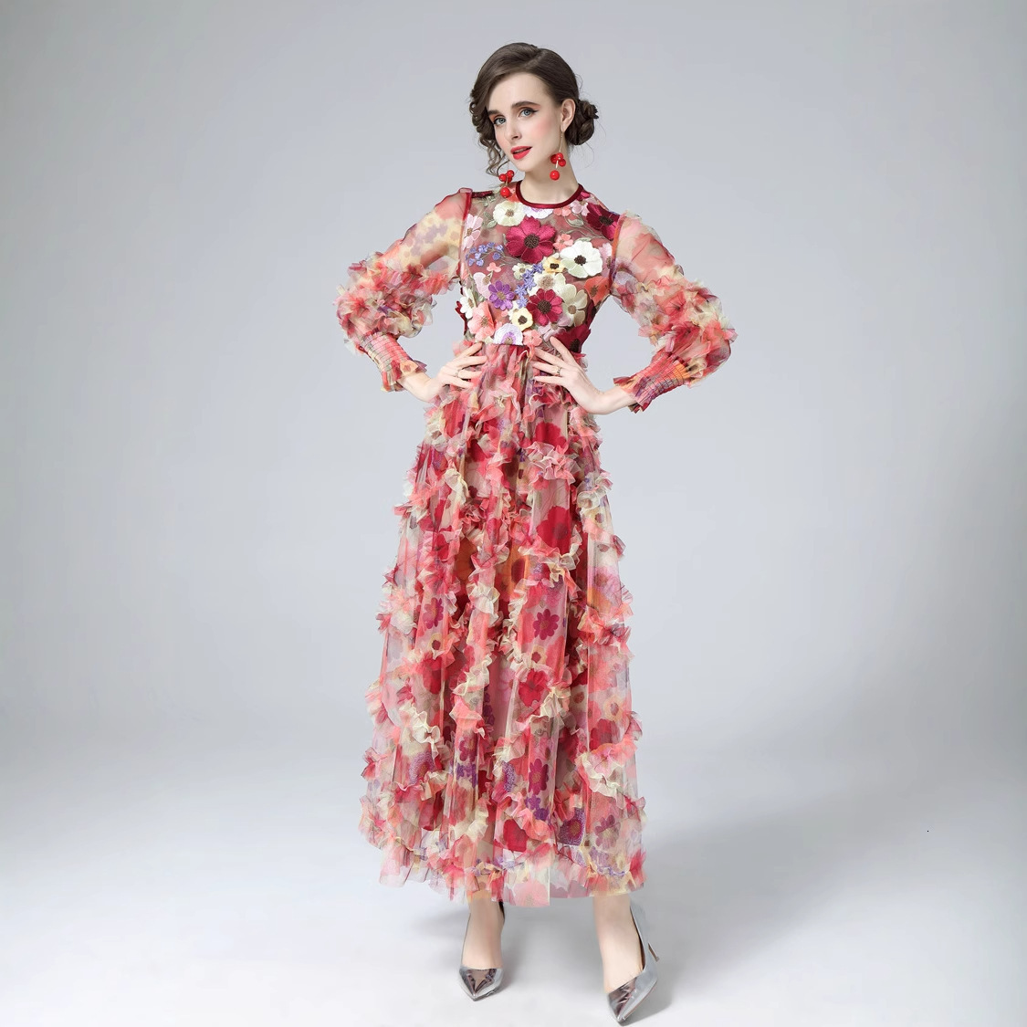 2025 Spring and Autumn European and American style women's S new long sleeved round neck slim fit trumpet embroidered flower trend long skirt new