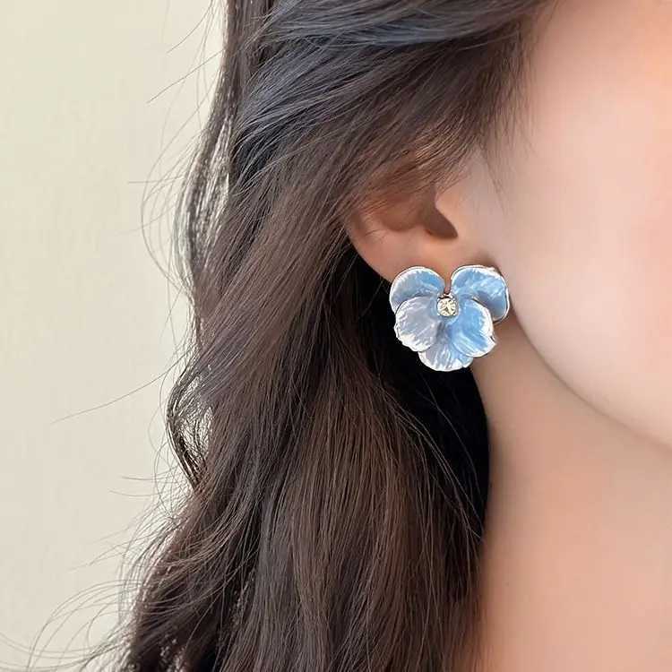 Summer And Autumn Light Luxury Elegant Blue Flower Stud Earrings For Women Fashion Sweet Metal Jewelry Accessories Y250804