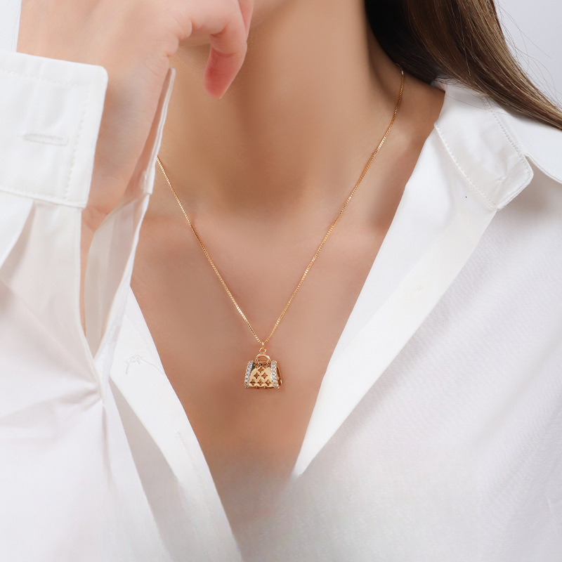 Free Shipping 2025 New Designer Jewelry French Retro Light Luxury Elegant Bag Necklace For Women High-end Pendant Personality Little Chanel Style Swea