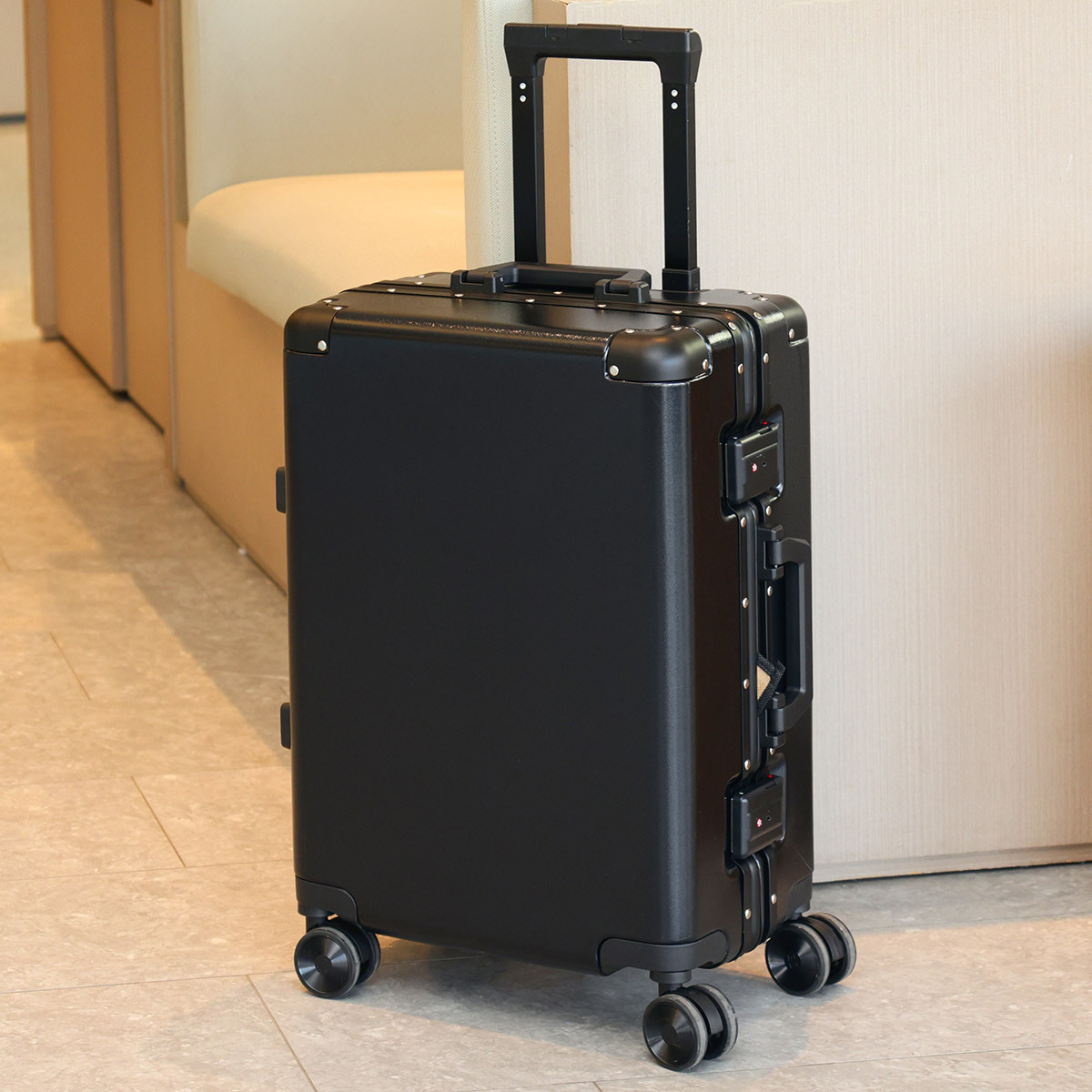 Metal box sturdy, durable, thick pull rod 20 password 24 aluminum frame large capacity 26 student 28 universal wheel white gray black
