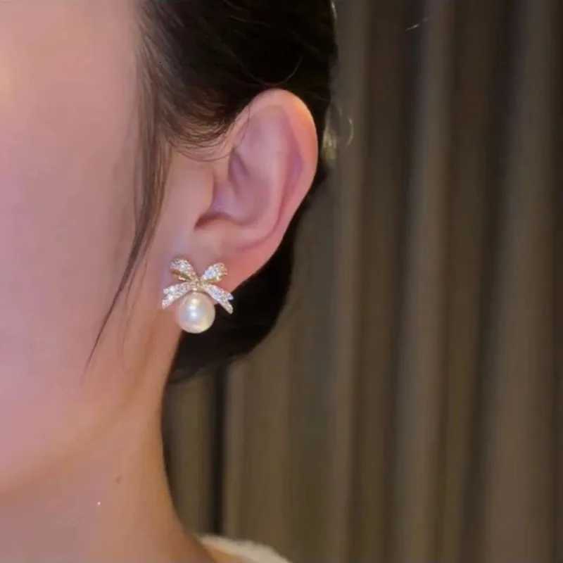 French Sweet Personality Pearl Simple And Small Design Sense Full Of Drill Bow Delicate All-match Earrings Female Y250804