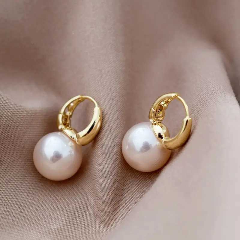 French Imitation Pearl Hoop Earrings For Women Minimalist Gold Color Ear Buckle For Party Wedding Female Ear Jewelry Girls Gift Y250804