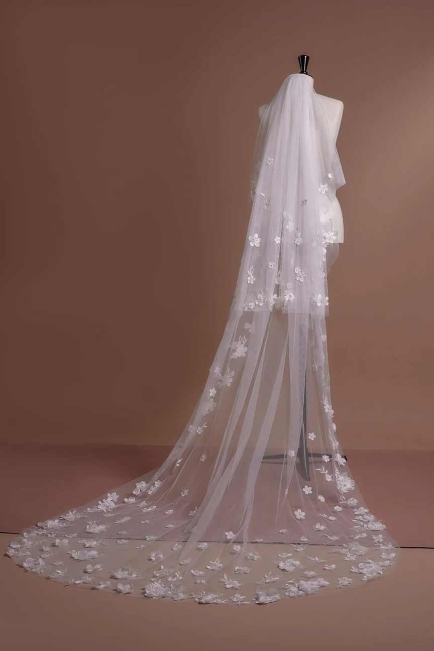 Gorgeous wedding Veil Two Layer Cathedral Length Tulle Bridal Veils 3D Appliques Wedding Accessories Customized