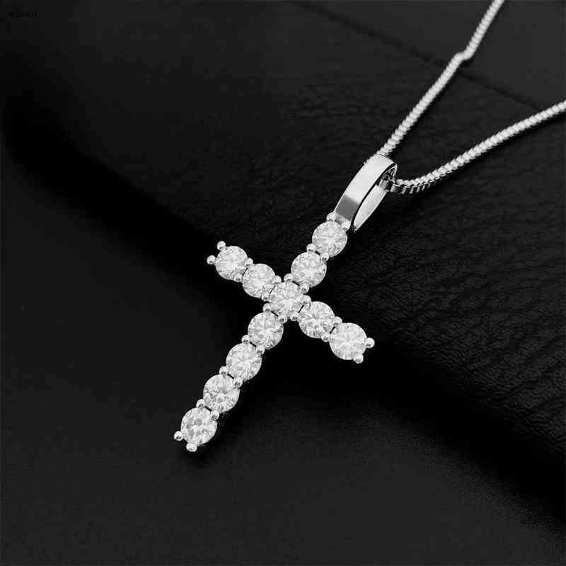 Ins5mm sier inlaid moissani cross hip-hop pendant that can be worn through a single stone necklace