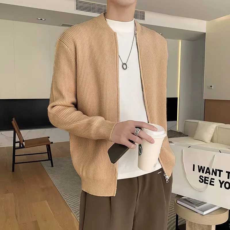 New Thick Sweater for Men in Autumn and Winter 2024 Japanese-style Coat V-neck Knitted Cardigan for Outerwear and Upper Garment XJ250805