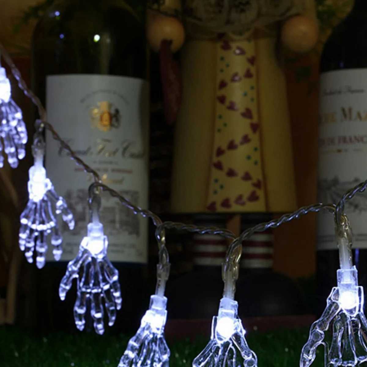 1pc 20LED Halloween Skeleton Hand Battery Powered String Light Horrible Atmosphere Skull Hand Lamp For Home Party Yard Decor XJ250804