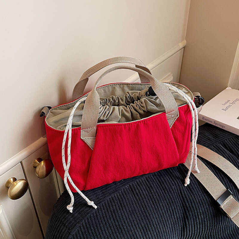 Casual Versatile Nylon Women New Lightweight Handheld Crossbody Bag Exquisite Super Popular Small Tote for Going Out