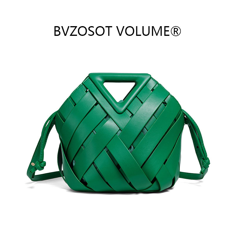 Large-capacity handbags triangular bags new styles hand-held clip bags diamond-patterned woven evening bags