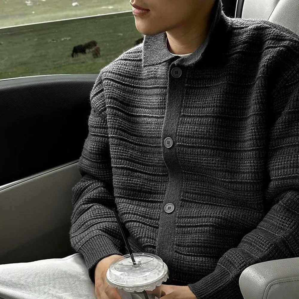 Cardigan Mens Japanese Casual Knitted Sweater Jacket Niche Trend High-End Loose Button Sweater Couple 2024 Autumn Mens Clothing XJ250805