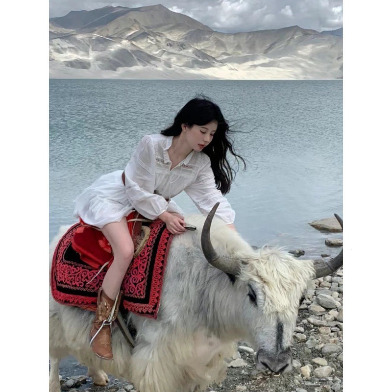 2025 Summer New Women S Dress French Style Fairy White Long Sleeve Lace For Early fashion Autumn Sweet Gentle Puff Loose Doll Designer