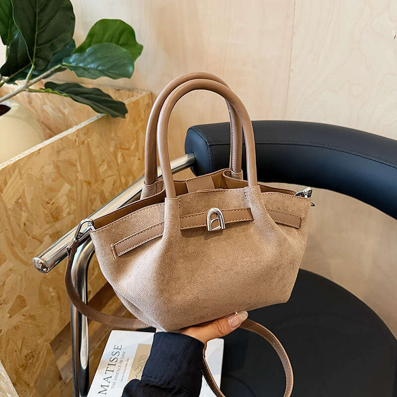 Autumn Matte for Women New Fashion Versatile Crossbody Exquisite Super Popular Handheld Small Tote Bag
